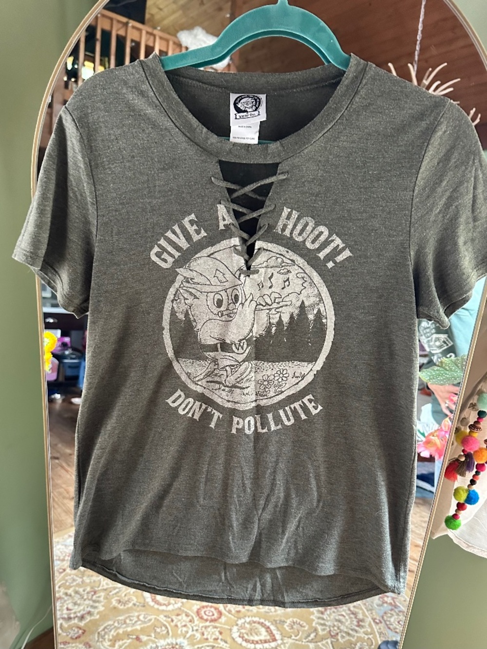 Woodsy owl t shirt W Large